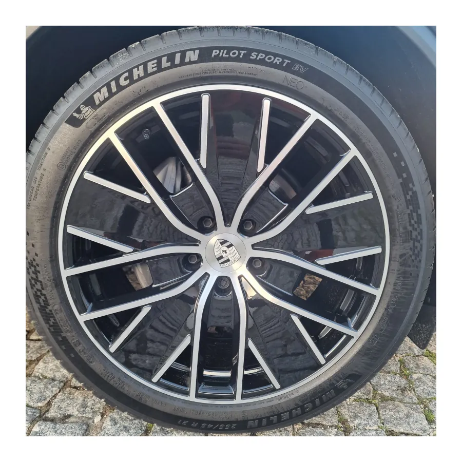 Porsche | Macan Eléctrico |  2025 | Preto Metalizado | 10500 kms - Image 13
