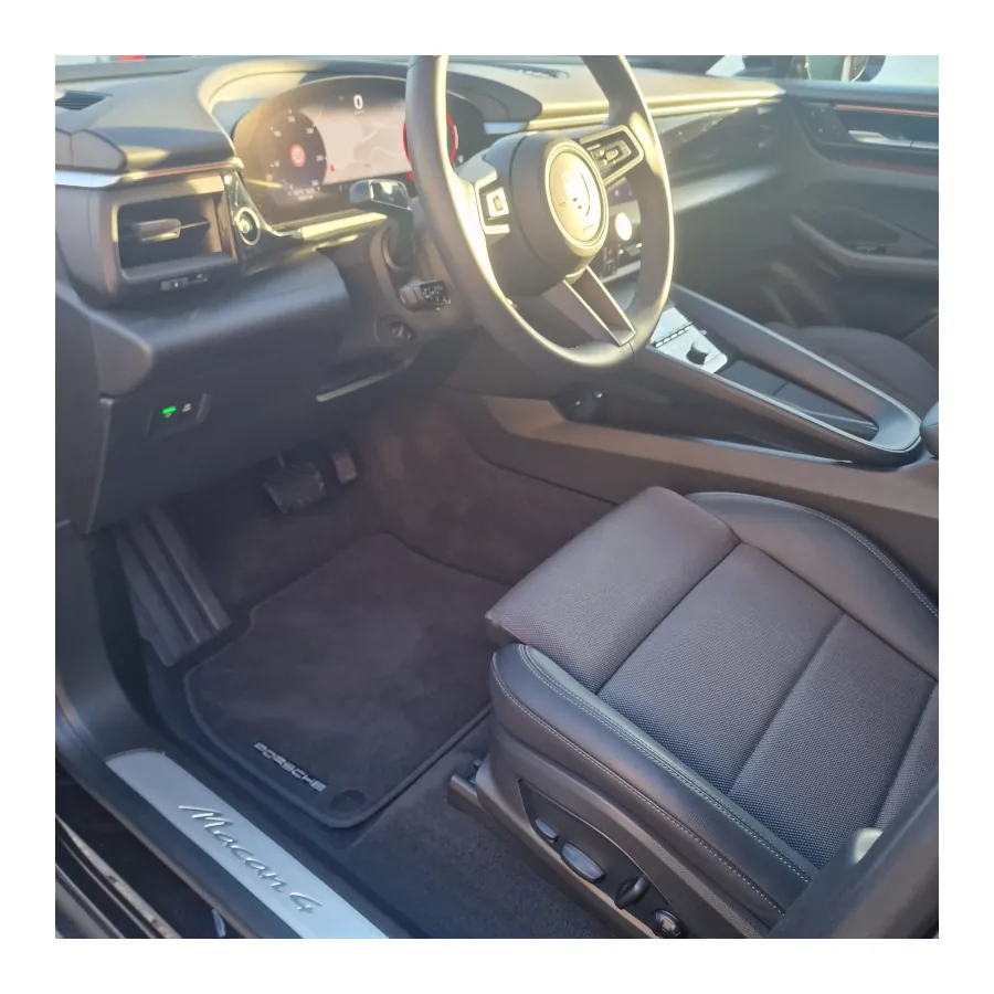 Porsche | Macan Eléctrico |  2025 | Preto Metalizado | 10500 kms - Image 9